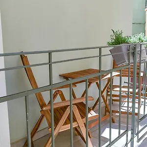 brand-new-apartment-next-to-old-town-square.praguehotelsweb.com/