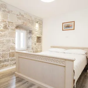 stone-apartman-varos.splithotels.org/